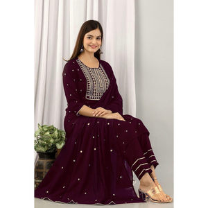 ผ้าเรยอนปักลายสำหรับใส่ในขวดไวน์แบบสุภาพ - Product Image 1