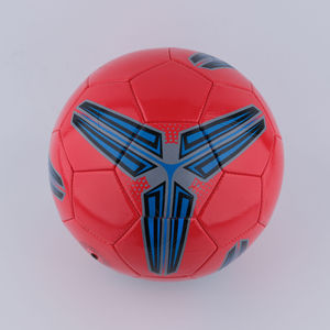 ลูกฟุตบอลสีน้ำเงินขาวแบบกำหนดเอง ขนาด 5 สำหรับฝึกซ้อม ทนทาน ผลิตจากวัสดุ PU เหมาะสำหรับการแข่งขัน ฝึกซ้อม และกีฬากลางแจ้ง - Product Image 4