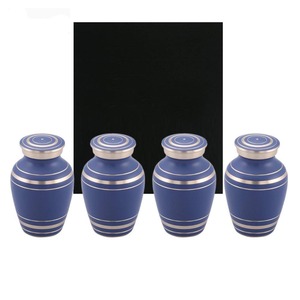 Ensemble de 4 urnes en céramique bleues modernes, finition mate, pots décoratifs pour souvenirs, cadeau, design classique rond - Product Image 1