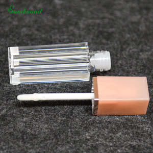 Tubes de gloss à lèvres de luxe personnalisés de haute qualité en gros, 5 ml, PET avec couvercle doré, logo personnalisé pour fabricant de cosmétiques, meilleur prix OEM - Product Image 5