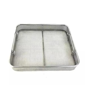 ถาดฆ่าเชื้อแบบตาข่ายสแตนเลส ตะกร้าใส่เครื่องมือผ่าตัดแบบใช้ซ้ำได้ OEM - Product Image 4