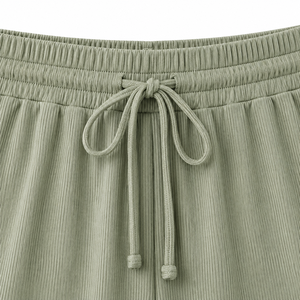 Ensemble pyjama côtelé pour femmes, débardeur sans manches et short avec garniture en dentelle, ensemble 2 pièces en tissu doux pour dormir et se détendre - Product Image 4