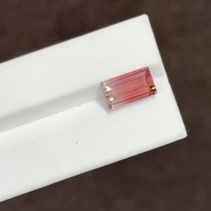 Turmalina Bicolor Natural de 6.04 Quilates, 13.5x7.5mm, Corte Octogonal, con Juego de Color, para Joyería Fina - Product Image 3