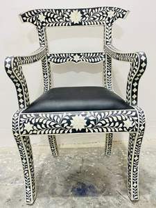 Chaise en résine avec incrustation d'os, artisanat culturel, conçue pour les maisons élégantes et les espaces intérieurs décoratifs - Product Image 5