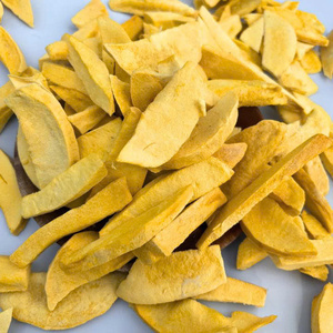 Chips de mangue croustillantes et cuites au four, texture ferme, collation de fruits tropicaux du Vietnam, prêtes à consommer, longue durée de conservation, vente en gros - Product Image 5