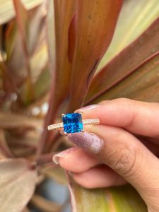 แหวนทองคำแท้ 18K ประดับเพชรแล็บโกรว์ 2 กะรัต ความใส VVS1 ดีไซน์วงแหวนซ่อนแบบอินฟินิตี้ ชุบโรเดียม ชุดแหวนแต่งงานสุดโรแมนติก - Product Image 6