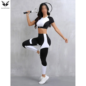 Conjunto de camiseta y leggings de algodón transpirable, tejido de punto de alta elasticidad, conjunto deportivo de color sólido para todas las estaciones. - Product Image 3