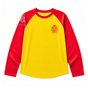 T-shirt Raglan NSPDK Sorority pour femme, décontracté, rouge et or contrastant, à manches longues, avec écusson brodé et blocs de couleur - Product Image 1