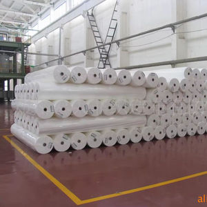 ผ้าคลุมสวนกันรังสียูวีสำหรับควบคุมวัชพืช ดอกไม้ และพืช ทำจากโพลีโพรพิลีน - Product Image 3