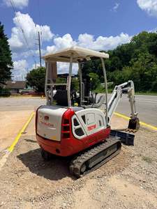 Mini-excavatrice professionnelle Takeuchi, petite pelle hydraulique avec performances puissantes et design compact - Product Image 4