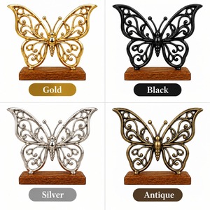 Objet décoratif papillon plaqué or sur base en bois, décoration traditionnelle pour la maison, ornement de table pour hôtel et restaurant - Product Image 3