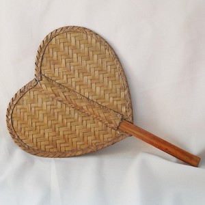 Éventails de mariage pour invités, personnalisés, en bambou naturel, magnifiques éventails tissés à la main - Product Image 1