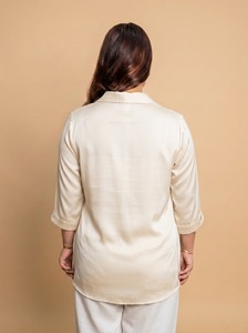 Chemise décontractée en coton pour femme, tissu doux et respirant de qualité supérieure, haut léger et tendance pour le quotidien, fournisseur en gros pour l'exportation - Product Image 2