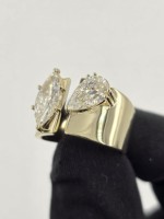 14K 18K Som Altın Laboratuvar Üretimi Elmas Yüzük Geniş Puro Şeklinde Açık Gövdeli Asimetrik Markiz Armut Kesim İki Taşlı Mücevher