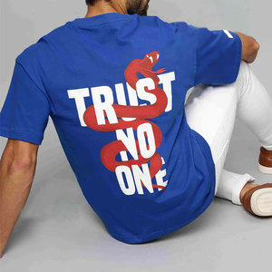 T-shirt décontracté pour homme, bleu, à manches courtes, col rond, imprimé serpent au dos, en jersey de coton écologique de haute qualité, coupe ample - Product Image 2