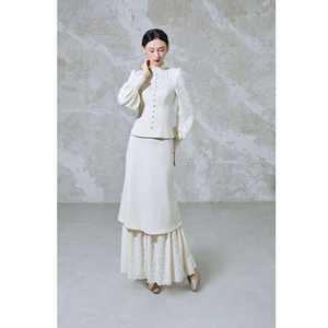 Jupe pour femme élégante et romantique en coton (extérieur) + dentelle extensible (intérieur) ATHENA Ensemble classique chemisier en dentelle et coton avec bordure en dentelle KS52 - Product Image 1