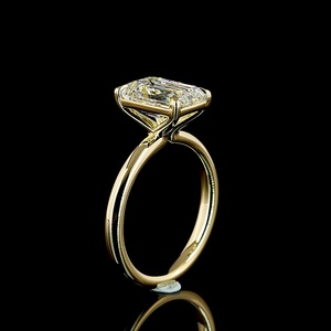 Bague solitaire romantique en diamant émeraude de 3 carats cultivé en laboratoire, certifiée IGI, avec bande en or jaune 18 carats, bague de fiançailles et de mariage - Product Image 2