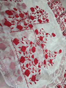 Women's <b>Red</b> Floral Printed <b>Saree</b> Traditional Indian Wear Loose Fit Polyester Casual Outfit All Seasons Floor-Length - Product Image 4