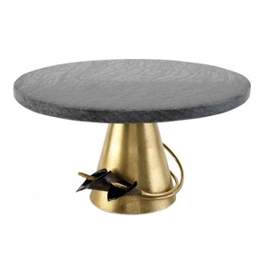 Un élégant support à gâteau en acier inoxydable au fini unique ajoute une touche moderne et sophistiquée à toute mise en place de table. - Product Image 3
