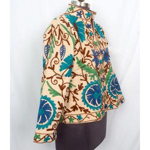 Veste d'automne en coton brodé floral Cotrise de haute qualité, écologique, style bohème, ouverte sur le devant, boutonnée, pour festival - Prix de gros - Product Image 4