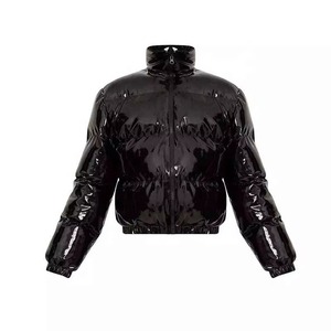 Veste courte matelassée respirante en viscose pour femme avec logo brodé personnalisé, col montant, manteau bouffant, vêtement d'extérieur court d'hiver, OEM - Product Image 3