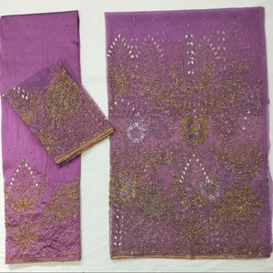 Tela de Alta Calidad 100% Poliéster Ecológica para Niñas, Diseño Nigeriano George Wrapper con Cuentas Doradas, Peso Medio - Product Image 1