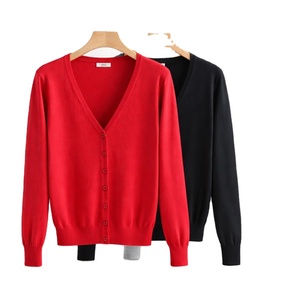 Pull en maille à col montant style coréen pour femme, coupe ajustée, élégant, essentiel vintage, brodé, idéal pour l'hiver - Product Image 1