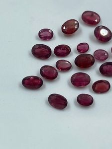Spinelle rouge naturelle de haute qualité, 5,85 carats, 18 pierres ovales brutes pour la fabrication de bijoux - Product Image 4