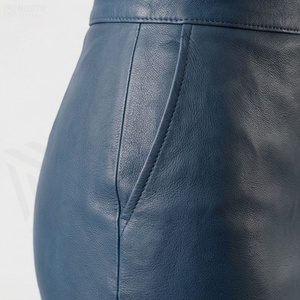 Jupe crayon en similicuir taille haute pour femme, longueur genou, couleur unie, boutonnée devant, style minimaliste, toutes saisons - Product Image 5