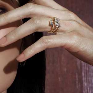 แหวนทองคำ 14k 18k ลายคลื่นประดับเพชรทรงบาแก็ตต์สังเคราะห์แบบซ้อนได้ ชุดแหวนแต่งงานโค้งสไตล์อาร์ตเดโค จากผู้ผลิต - Product Image 2