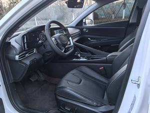 Elantra 2022 Édition Luxe Premium, Berline Compacte d'Occasion, Boîte Automatique, Sièges en Cuir, Phares à LED - Product Image 2