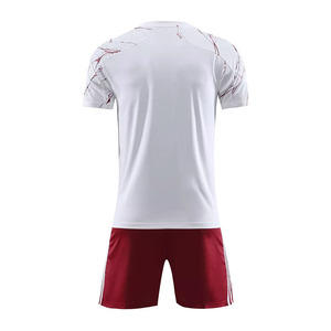 Uniforme de football de haute qualité, meilleur design, vêtements de sport personnalisés pour l'extérieur, uniforme de football à manches courtes - Product Image 2