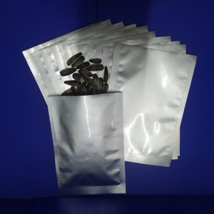 Sachets de Retort Personnalisés à Logo, Origine Vietnam, Résistance 131°C, Transparents, pour Scellage Sous Vide, Congélation et Micro-ondes (Saucisses) - Product Image 5