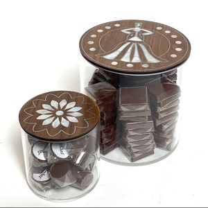 Conteneur alimentaire rond moderne en bois et acrylique avec couvercle incrusté de nacre par United Trade World - Product Image 1