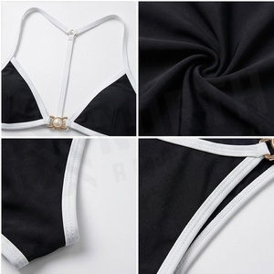 Ensemble de bikini contrasté noir et blanc pour femmes, haut triangle à col halter, bas string, décor perlé, maillot de bain en spandex et nylon - Product Image 4