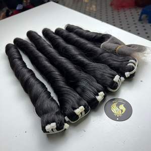 Sping Bouncy Curls Hair Cheveux humains brésiliens/vietnamiens | 100 grammes chaque paquet avec vague de fermeture | Cuticule alignée pour les femmes - Product Image 1