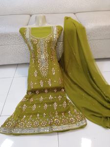Salwar Kameez de Chifón con Trabajo a Mano, Traje de Diseñador de Alta Calidad para Ocasiones Especiales de Verano, Colección de Bodas Pakistaníes 2022 - Product Image 4