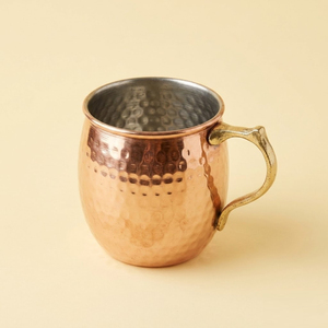 Mug à Moscow Mule en cuivre massif pur, fait main, avec design martelé et poignée en laiton, idéal pour les fêtes à domicile et les bars. - Product Image 3