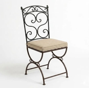 Ensemble de mobilier de jardin en fer forgé de style traditionnel – Table ronde et 4 chaises avec coussins – Mobilier résistant aux intempéries - Product Image 4