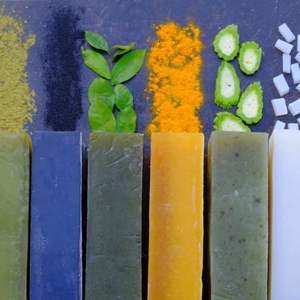 Savon naturel artisanal |   Barre de bain nourrissante avec boîte imprimée - Product Image 4