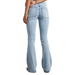 Pantalones Vaqueros Acampanados Rectos para Mujer, Fabricación Personalizada, Estilo Casual, Lavado Desgastado, Cintura Media, Ajuste Holgado, Azul Claro, Ideales para Fiestas - Product Image 2