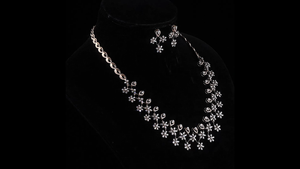 Ensemble collier et boucles d'oreilles floraux en diamant de laboratoire certifié IGI de luxe, plaqué rhodium, en argent, pour femme, cadeau de mariage ou de fête - Product Image 2