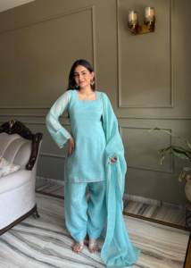 Traje Salwar Farshi Turquesa para Mujer, Conjunto de 3 Piezas, Kurta con Cuello Cuadrado, Pantalones Patiala, Dupatta, Tela de Seda, Estilo Indio-Pakistaní - Product Image 3