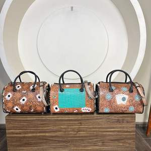 Bolso Grande de Cuero Grabado a Mano Estilo Western, Bolso Cruzado Elegante con Diseño Turquesa en Relieve, Bolsos de Viaje para Uso Diario - Product Image 6