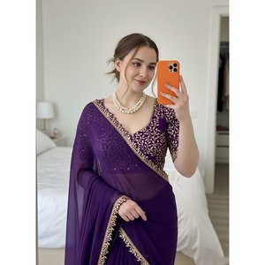Sari en mousseline de soie charmant avec de magnifiques broderies et bordure en dentelle, silhouette droite - Product Image 3