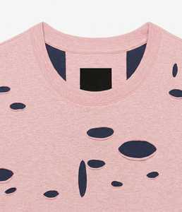 Camiseta de algodón oversize para hombre con logo frontal personalizado, diseño desgastado y recortado, estilo streetwear, transpirable y ecológica. - Product Image 3