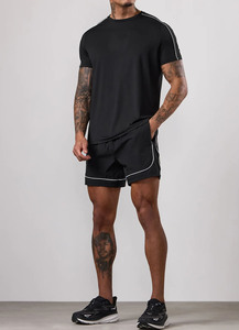 Ensemble t-shirt et short homme noir personnalisé avec logo OEM, passepoil contrasté, tissu respirant, 2 pièces, ensemble été pour homme - Product Image 3