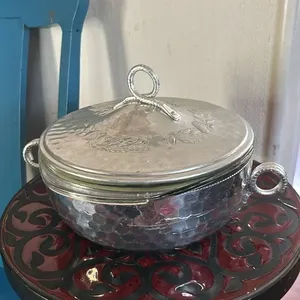 Casserole en acier inoxydable de qualité supérieure |   Brillance longue durée avec couvercle sécurisé pour les besoins quotidiens de la cuisine - Product Image 1