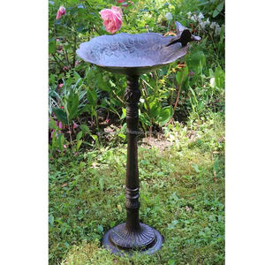 Bain d'oiseaux en fonte avec revêtement en poudre noire finition forme ronde conception d'incrustation d'oiseaux de haute qualité pour le nettoyage des oiseaux - Product Image 4