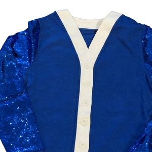 Cardigan universitaire pour femme bleu roi à sequins, col en V, boutonné, avec bordure rayée blanche, logo personnalisé, vente en gros - Product Image 4